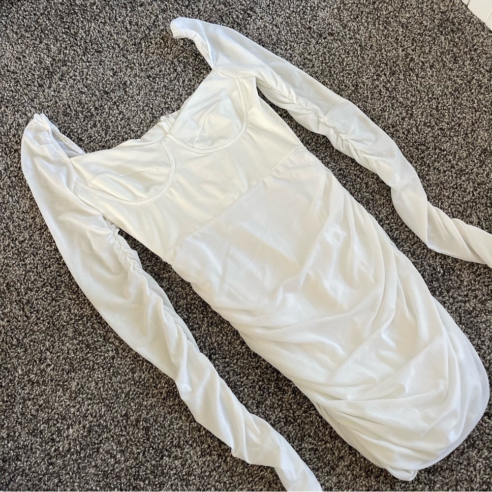 Long sleeve bodycon dress